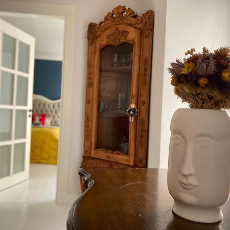 Shabby Chic - Apartment In The Heart Of Vilnius Old Town Exterior foto