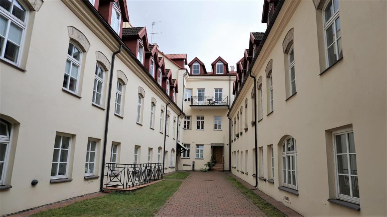 Shabby Chic - Apartment In The Heart Of Vilnius Old Town Exterior foto